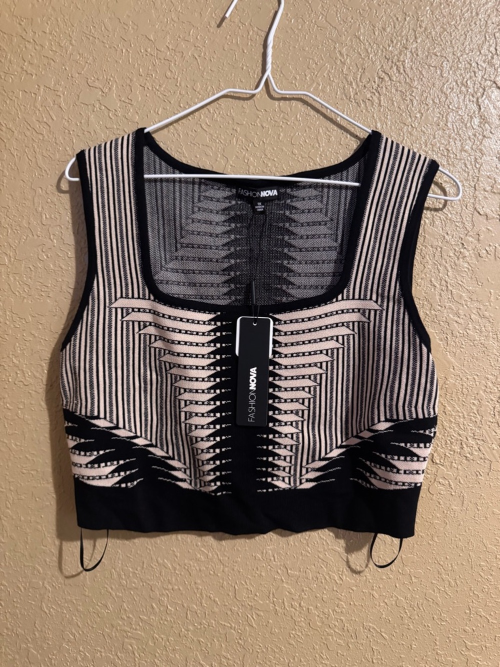 Fashion Nova stretchy top